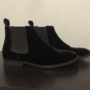 Black Velvet Chelsea Boots- Jenni Kayne